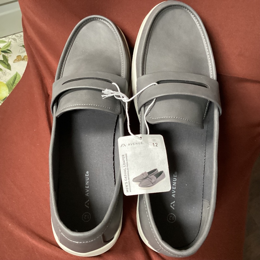 Avenue Men’s Gray Casual Loafer Size 12 NWT
